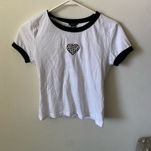 Graphic cropped tee